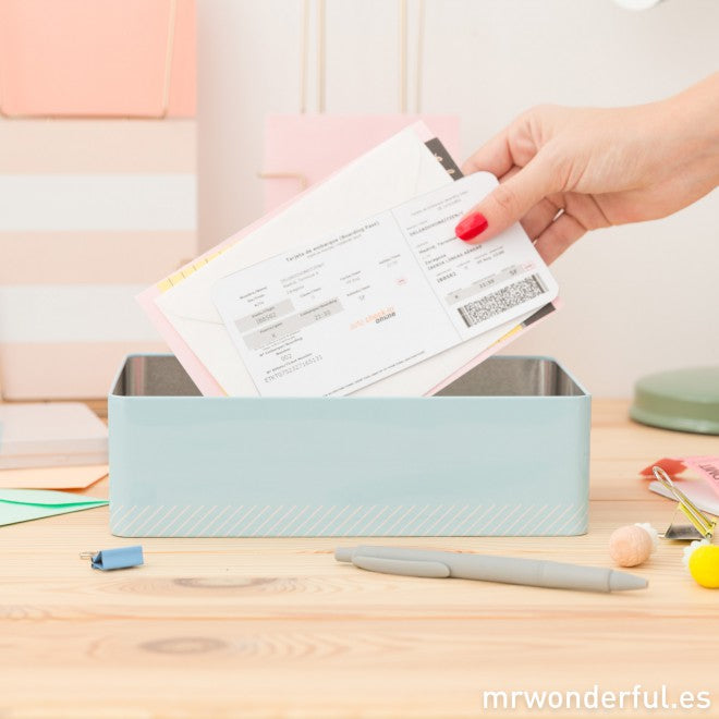 Caja metálica - Papelotes, cartas y otras cosas