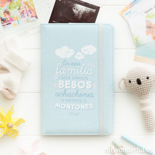 Portadocumentos - En esta familia nos damos besos, achuchones y mimos a montones