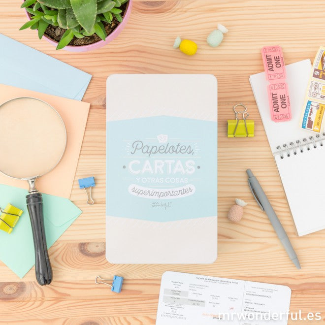 Caja metálica - Papelotes, cartas y otras cosas