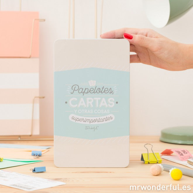 Caja metálica - Papelotes, cartas y otras cosas