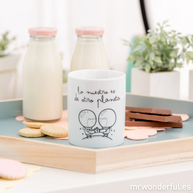 Taza "Lo nuestro es de otro planeta"